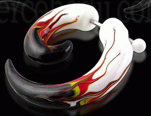 Fake Piercing Expander Acryl Flammen handbemalt Dehnungssichel Claw